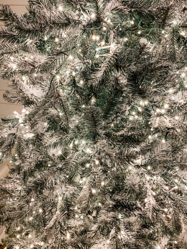 flocked-christmas-tree-diy-tutorial-step-by-step-artificial-home-decor-inspiration